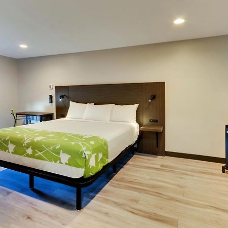 The Shamrock Hotel Cicero Bagian luar foto