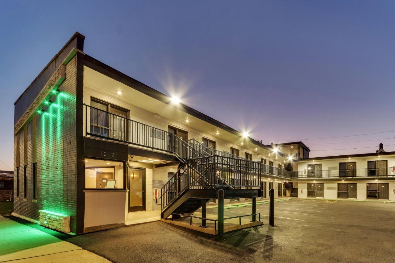 The Shamrock Hotel Cicero Bagian luar foto