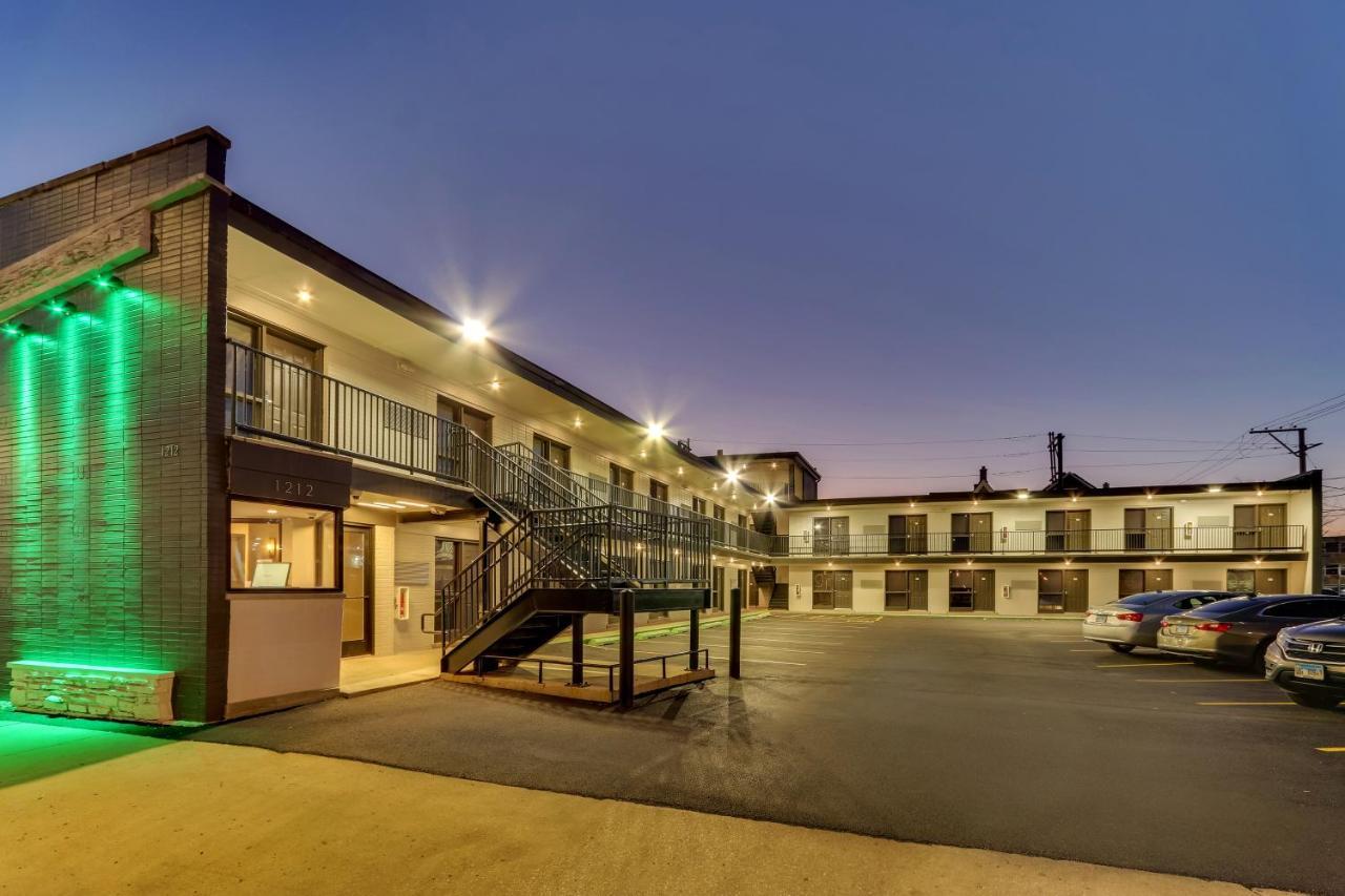 The Shamrock Hotel Cicero Bagian luar foto